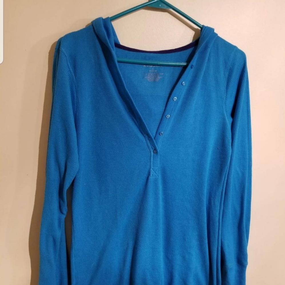 Long-sleeved women's top